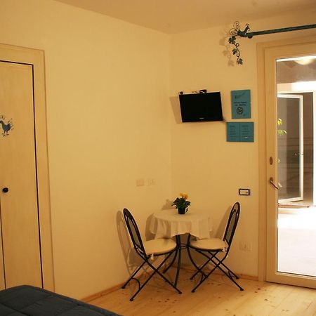 Bed and Breakfast Note Sulla Piazza Cagliari Exterior foto