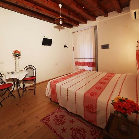 Bed and Breakfast Note Sulla Piazza Cagliari Exterior foto