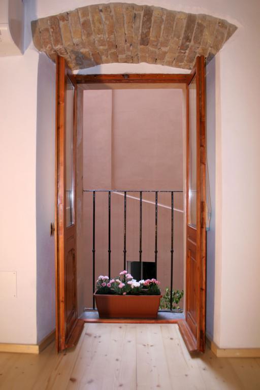 Bed and Breakfast Note Sulla Piazza Cagliari Habitación foto