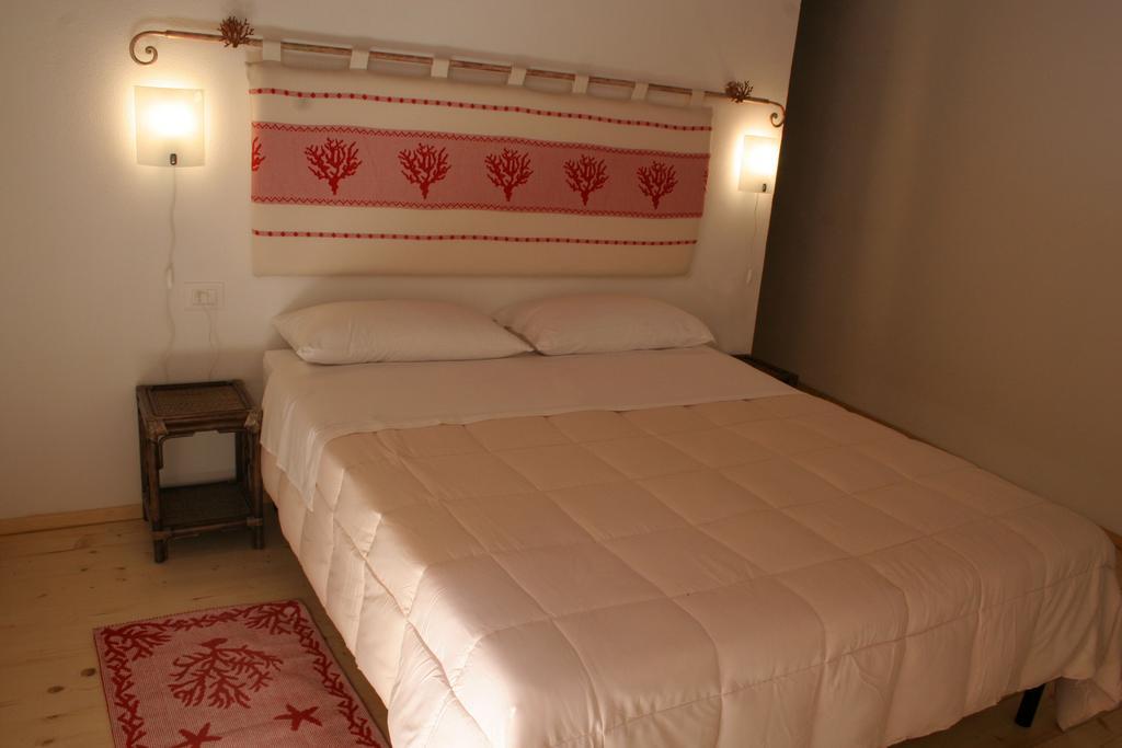 Bed and Breakfast Note Sulla Piazza Cagliari Exterior foto